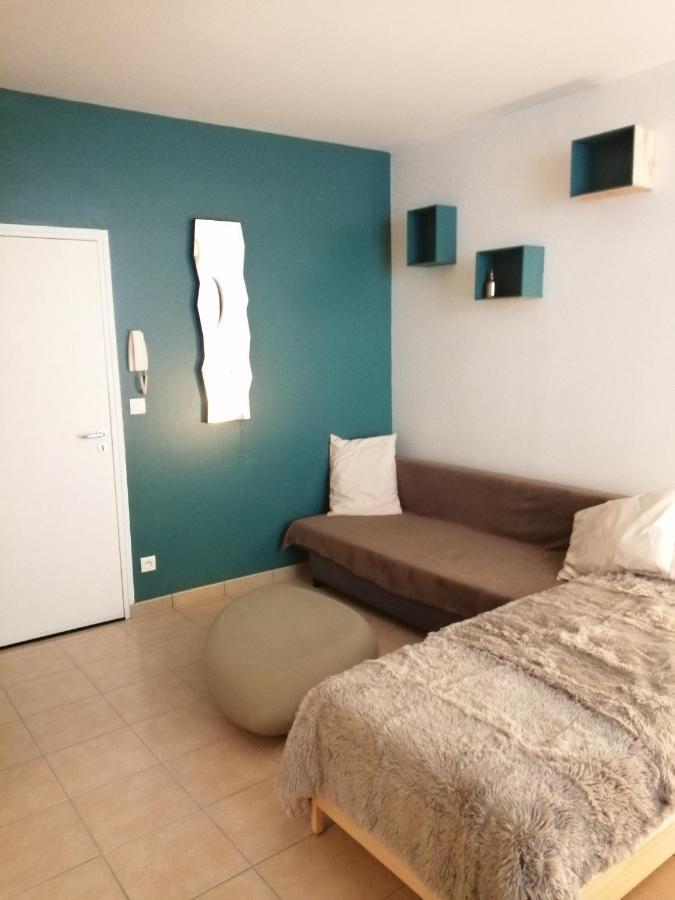 Studio Dans Vieux Magasin 1800 Apartment Седан Екстериор снимка